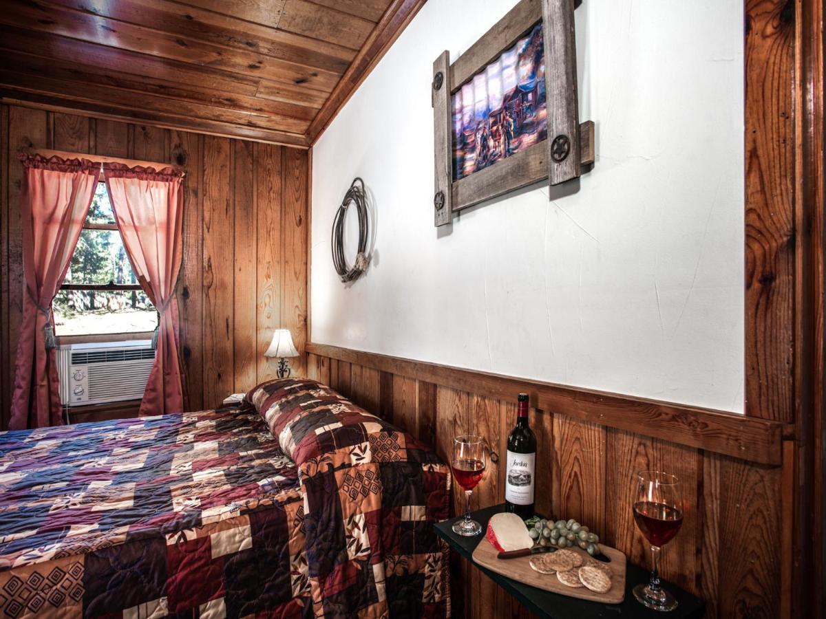 Apache Village Cabinette 15, Queen Bed, Midtown, Sleeps 2 Ruidoso Eksteriør bilde