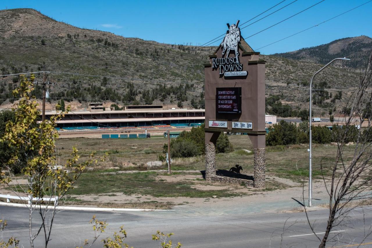 Apache Village Cabinette 15, Queen Bed, Midtown, Sleeps 2 Ruidoso Eksteriør bilde